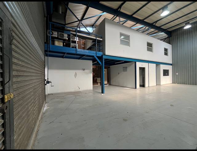 944M² WAREHOUSE TO LET IN SEBENZA